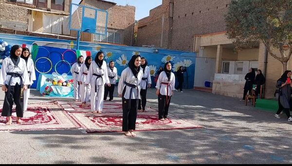 هیجان و نشاط در المپیاد درون مدرسه‌ای دبیرستان اخوان کریمی قم