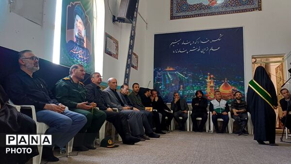 همایش دانش‌آموزان و بانوان خرم آبادی در سوگ رهبر شهید 