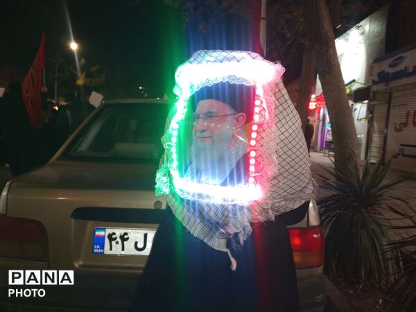 حرکت دسته عزاداری درسومین شب شهادت امام خامنه ای از پنجراه تا مسجد جامع