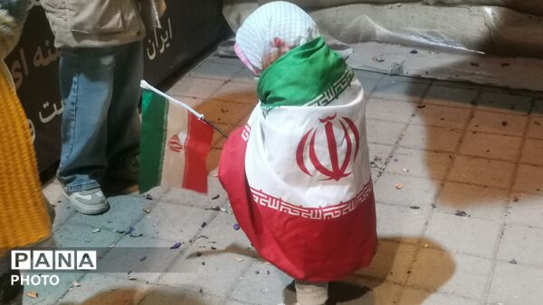 دختران ایرانی، ستون های اتحاد و هویت ملی