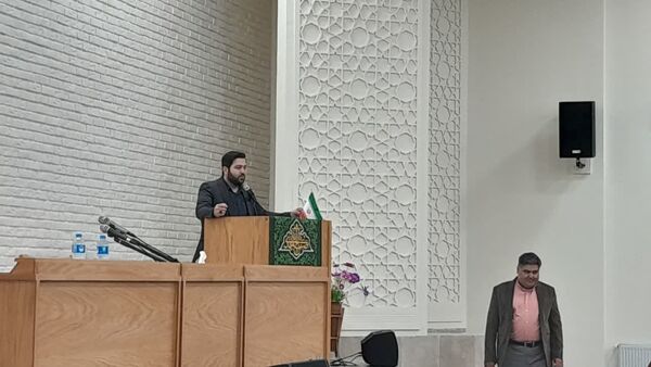 نشست صمیمی جوانان با حضرت آیت الله نورمفیدی