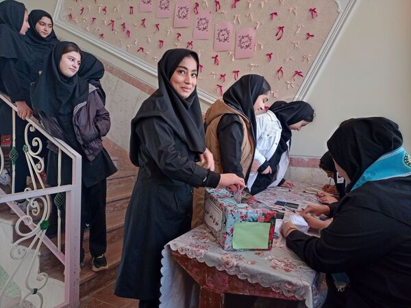 انتخابات شورای دانش‌آموزی دبیرستان الزهرای خواجه