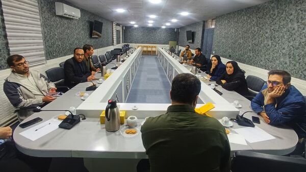نشست گفت‌وگوی کتاب محور" ایرانی‌ها چه رویایی در سر دارند؟" در یاسوج