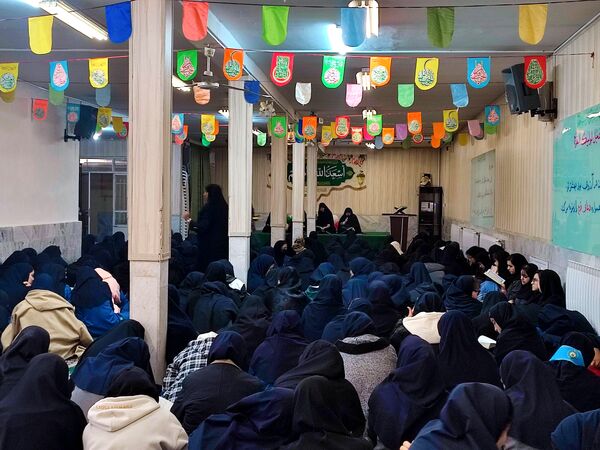ضیافت افطاری دبیرستان شاهد فاطمیه 