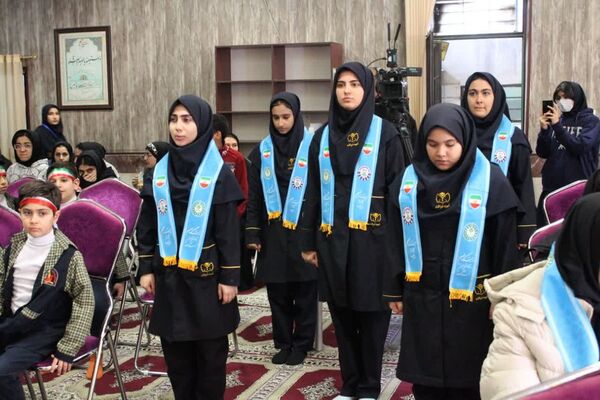 آئین متمرکز استانی نواختن زنگ انقلاب در دبیرستان دخترانه شرافت ناحیه ۱ کرج