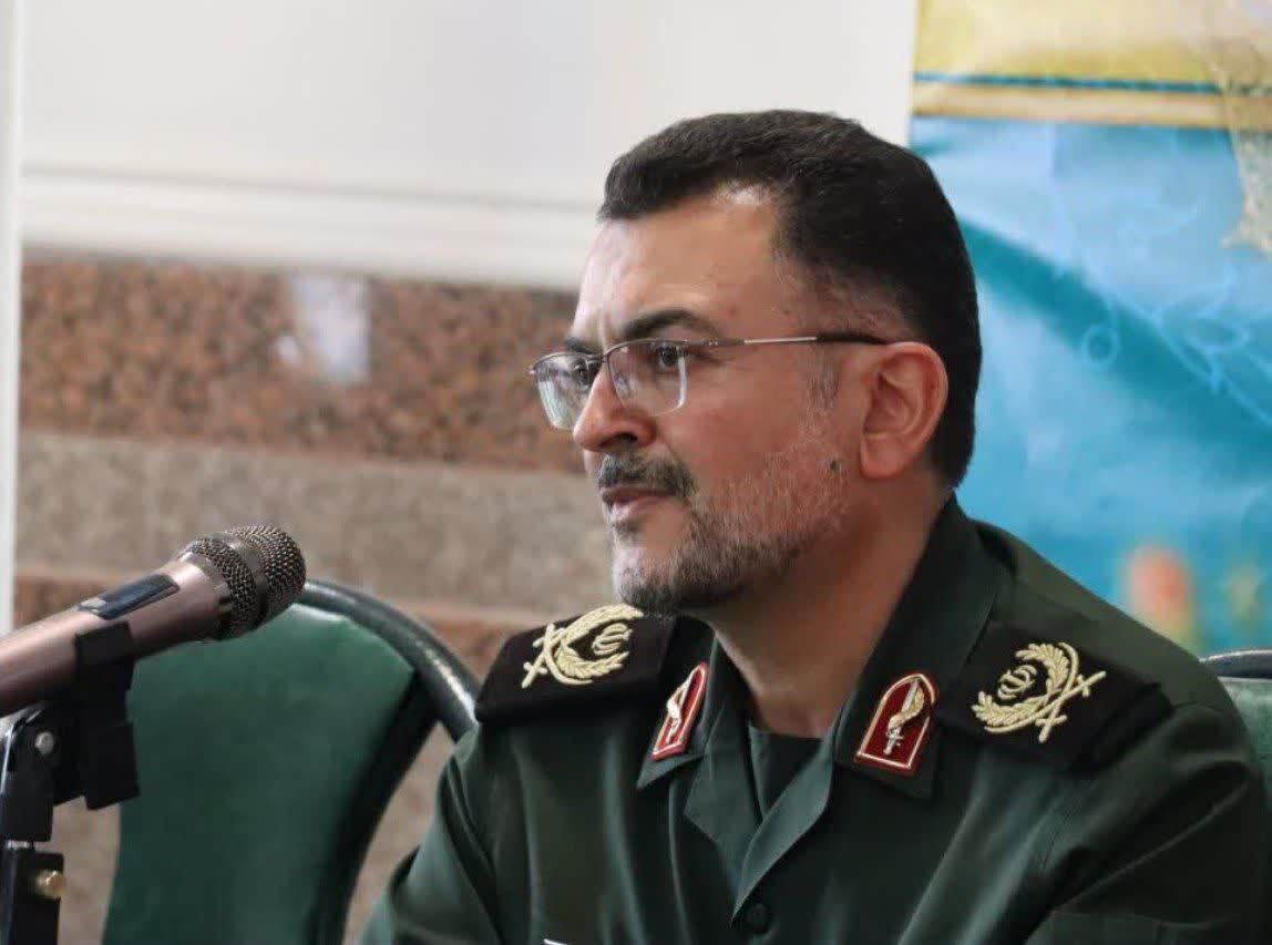 معلمان افسران پیشرفت و پایه‌ریزان تمدن نوین اسلامی هستند