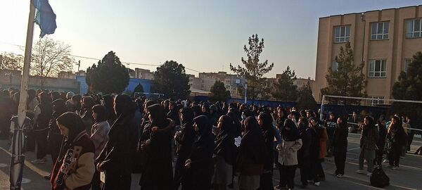 گذری برصبح‌گاه دبیرستان وکیلی ۹