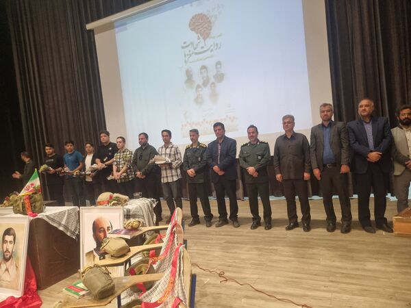تجلیل از برگزیدگان کنکور سراسری در فرهنگسرای سیمرغ نیشابور 