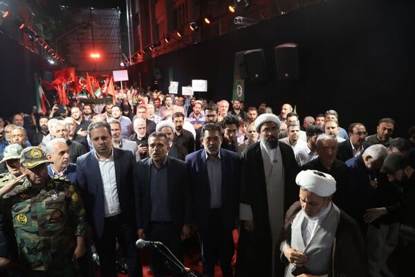 گردهمایی مردم همدان در پاسداشت مقام رهبر شهید انقلاب در رواق کشوردوست