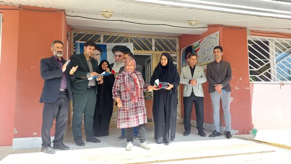 نواخته شدن زنگ سپاس معلم در دبیرستان زینبیه بلده