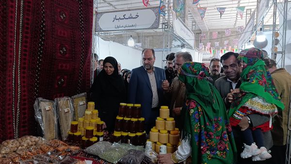 نمایشگاه دستاوردها و توانمندی بانوان روستایی در روستای بشرآباد