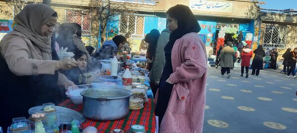 برپایی بازارچه هنرهای دستی در هنرستان ثمین