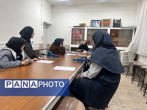 جلسه سفیران سلامت دبیرستان مطهره ناحیه ۶ مشهد 