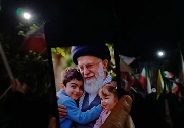 صدایِ تپش قلب‌ها لحظه‌به‌لحظه در یاد رهبر شهید