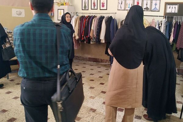 برگزاری جشنواره هفته مشاغل در هنرستان کوثر قیامدشت ری یک