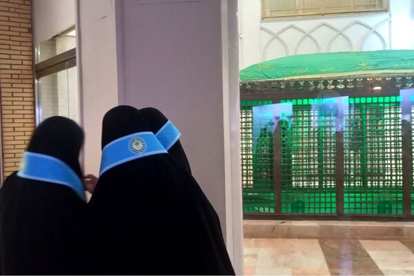 بازدید دانش آموزان پیشتاز اعزامی به مشهد از موزه حرم مطهر رضوی 