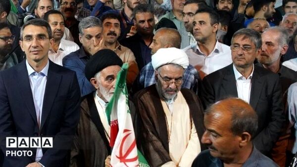 خرم آباد در عید غدیر صحنه‌ای باشکوه از وحدت و ولایتمداری خلق کرد