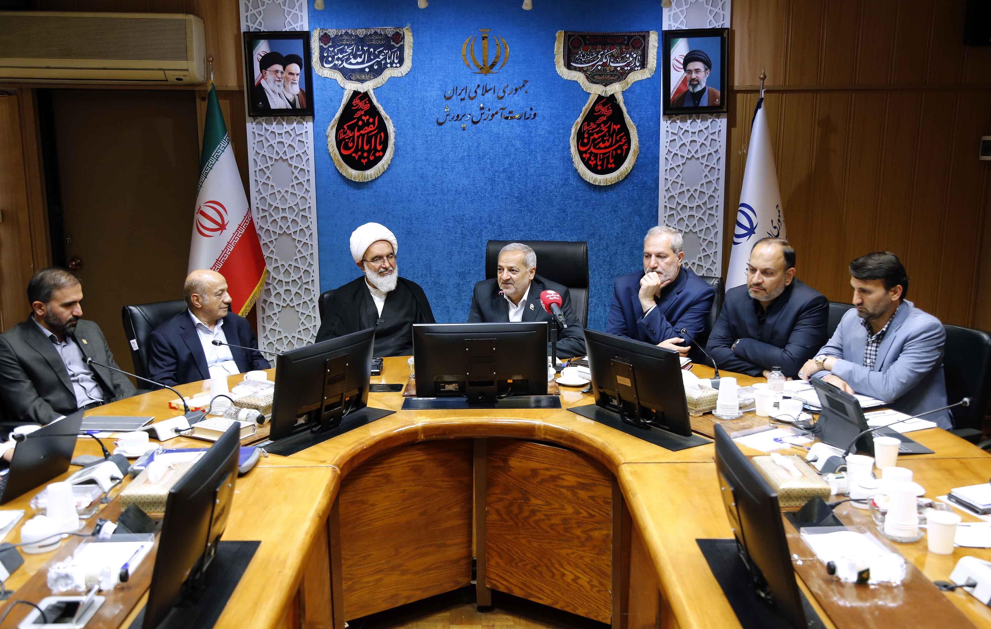 نظارت بر تصحیح اوراق امتحانات نهایی/ اتحادیه انجمن‌های اسلامی دانش‌آموزان باید بخشی از بدنه تربیتی مدارس باشد