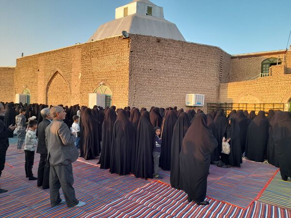 قرائت دعای باران و نماز جماعت در روستای دهنو خلیل آباد