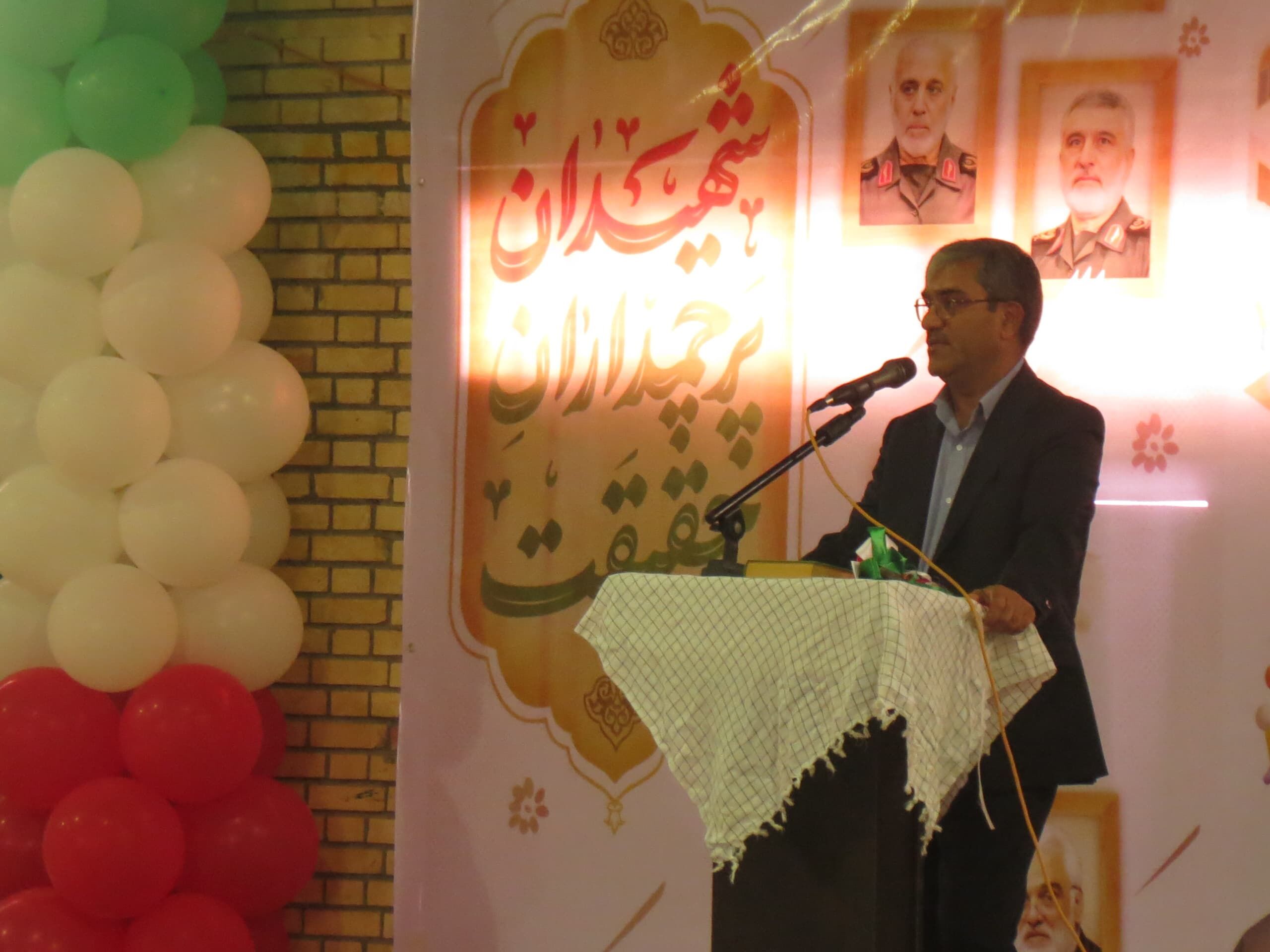 آغاز سال تحصیلی با ۱۶ هزار دانش‌آموز در بندرخمیر 