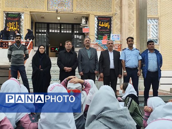 بیست و ششمین مانور زلزله و ایمنی در دبستان شهید تیمور فروغی 