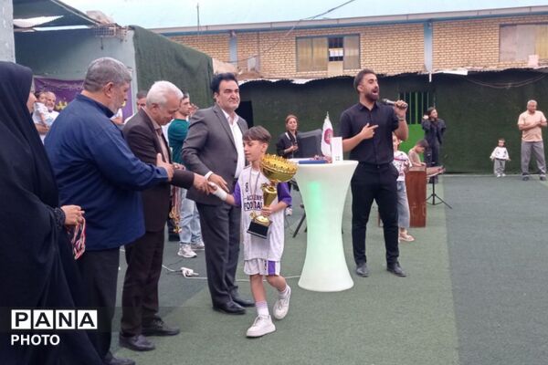 جشن اهدای مدال به نونهالان در باشگاه ورزشی ستارگان