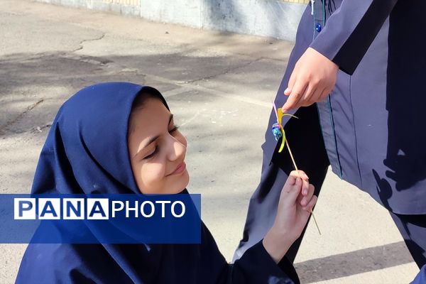 جشن ولادت حضرت زینب (س) و روز پرستار در دبیرستان مهر