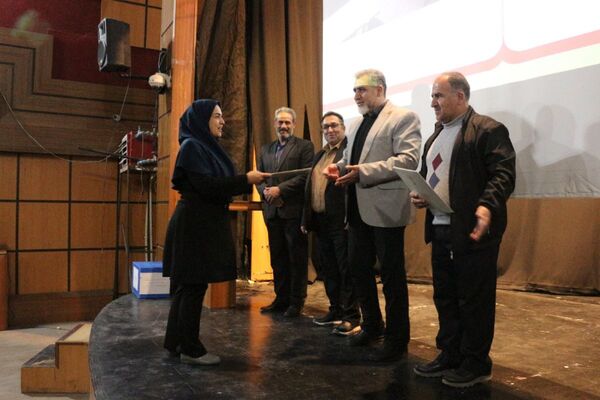 نشست انجمن اولیا و مربیان هنرستان امام علی(ع) فیروزکوه