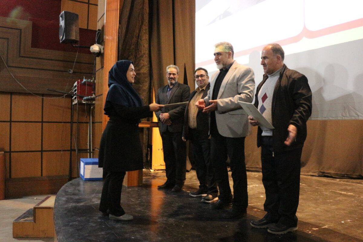 نشست انجمن اولیا و مربیان هنرستان امام علی(ع) فیروزکوه