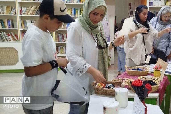 استقبال چشمگیر از غرفه کارآفرینی اعضای کانون پرورش فکری کودکان و نوجوانان اندیشه