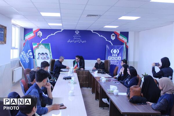 نشست صمیمی خبرنگاران پانا خراسان شمالی با مدیرکل آموزش و پرورش در روز خبرنگار
