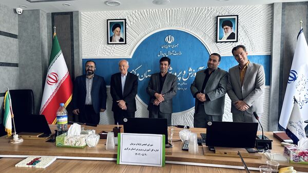 تقدیر از عوامل اجرایی جشنواره ملی طراحی و دوخت لباس دانش‌آموزی با حضور انجمن اولیا‌ و مربیان استان مرکزی