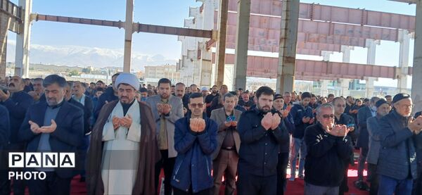 برپایی نماز عید فطر در مصلی ساوجبلاغ