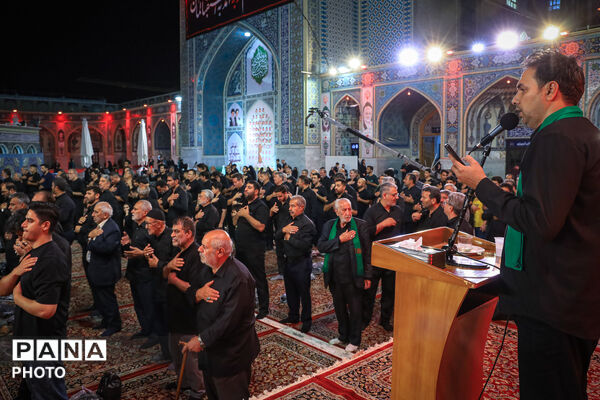 عزاداری سنتی شب هشتم محرم در «حسینیه حرم»