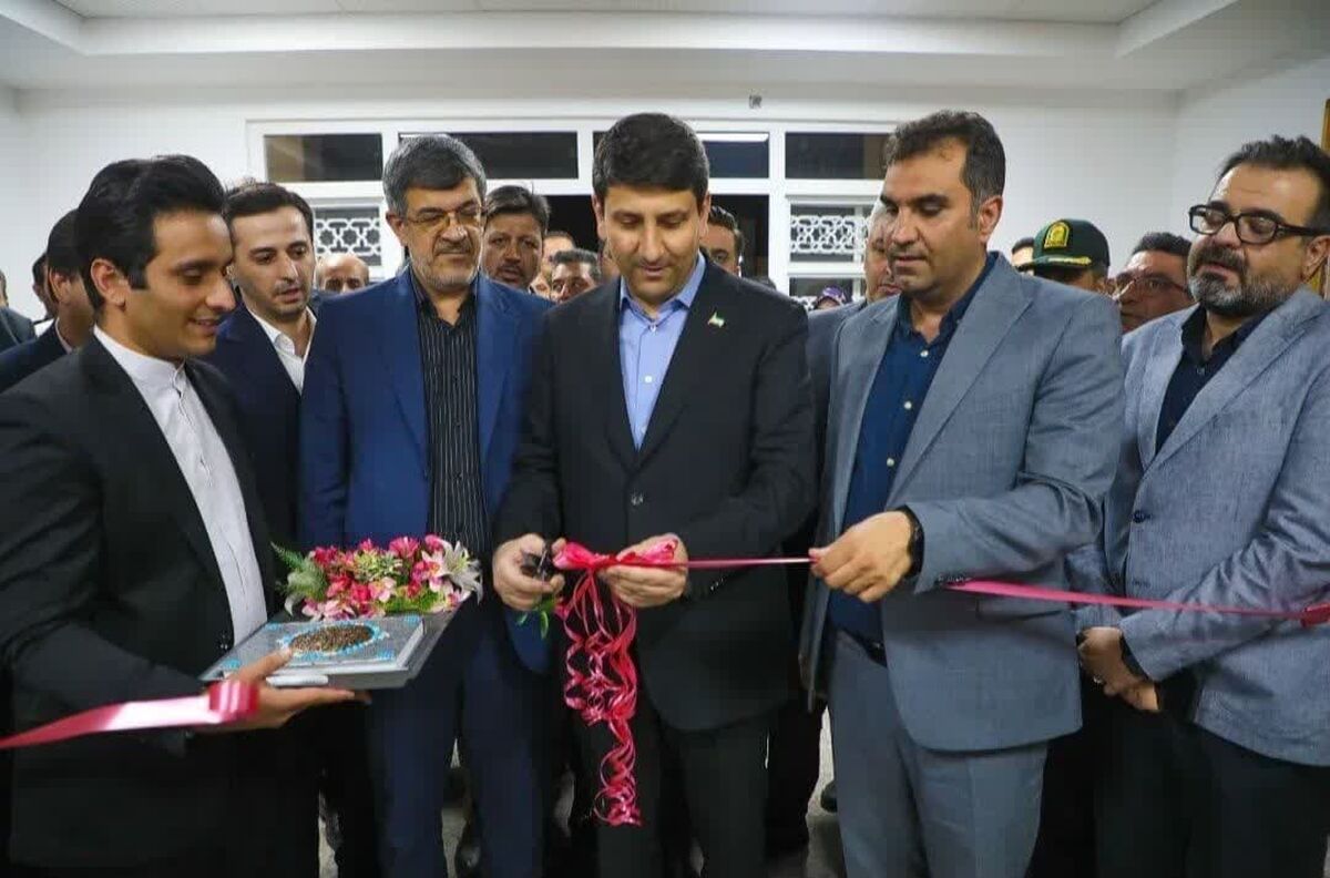 ​افتتاح مدرسه ۱۵ کلاسه در اردکان با حضور وزیر ارتباطات