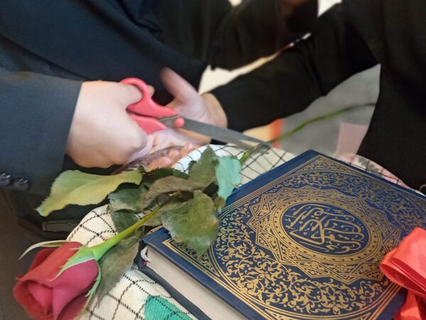 نواختن زنگ استانی مهر، ایثار و مقاومت در مدرسه نمونه دولتی ۹ دی به مناسبت آغاز سال تحصیلی و هفته دفاع مقدس