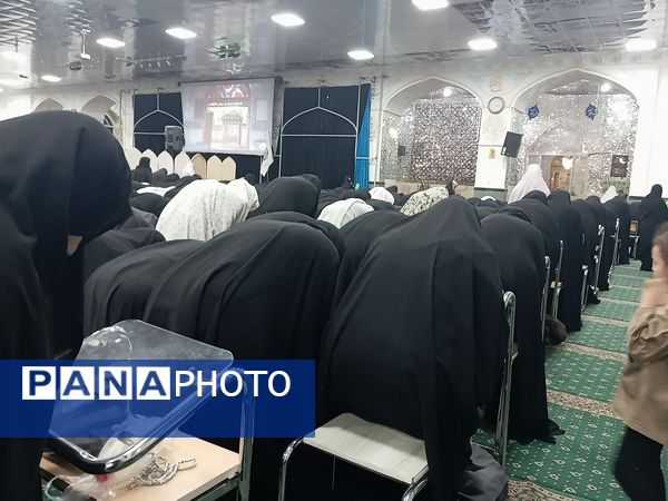 نماز جماعت همزمان با شب لیلة الرغائب در شهرستان کاشمر 