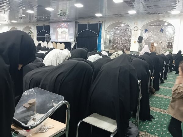 نماز جماعت همزمان با شب لیلة الرغائب در شهرستان کاشمر 