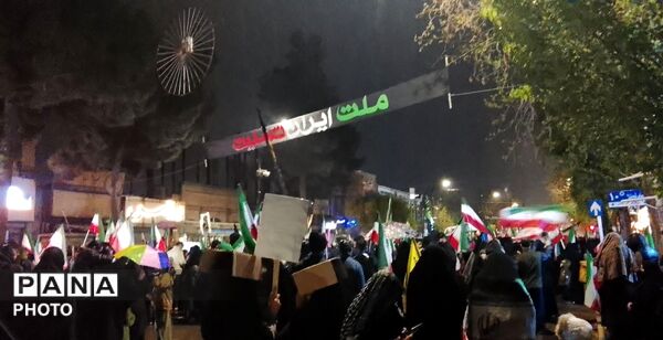 حماسه‌ حضور در زیر باران