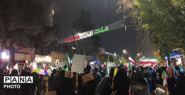 حماسه‌ حضور در زیر باران