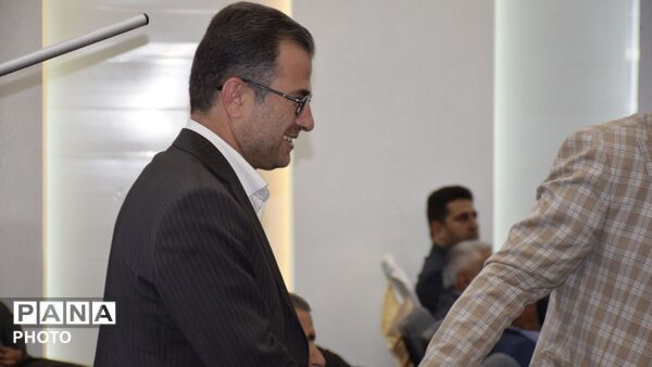 پرچم خدمت در بیمارستان شهدا لردگان به دست ریاست تازه سپرده شد