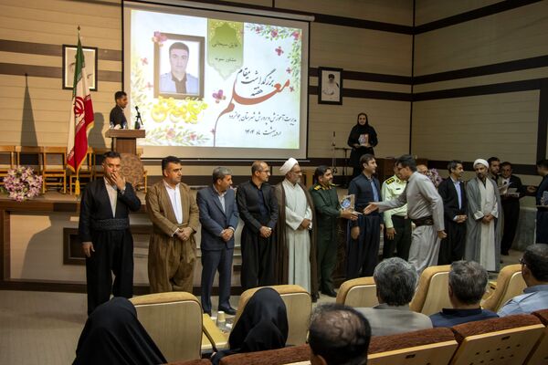 مراسم بزرگداشت روز معلم در جوانرود