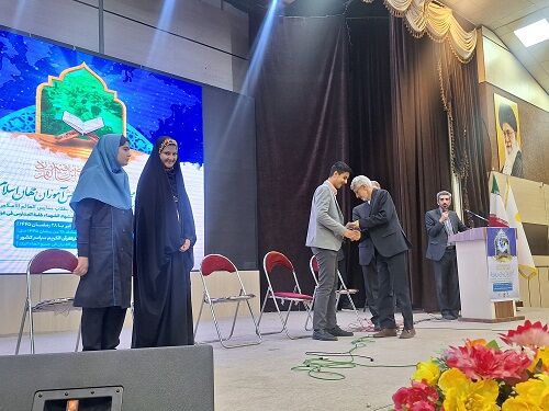 بزرگترین محفل انس با قرآن کریم همزمان با مدارس کشورهای اسلامی در البرز