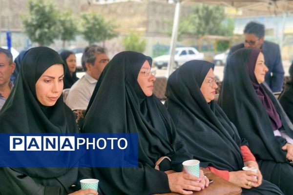 آیین افتتاح زمین چمن مصنوعی در قرچک