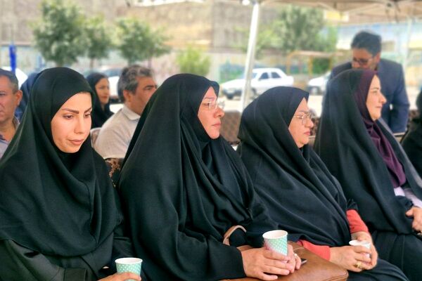 آیین افتتاح زمین چمن مصنوعی در قرچک