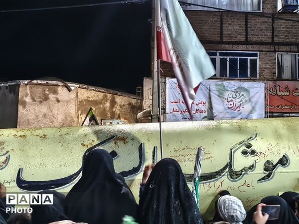 از پاسداران انقلاب در شب مقاومت و خونخواهی تجلیل شدند