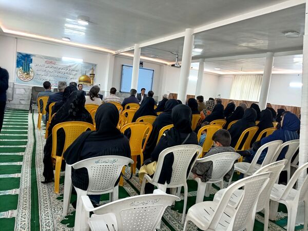 جلسه انجمن اولیا و مربیان مدرسه آیت الله خامنه‌ای