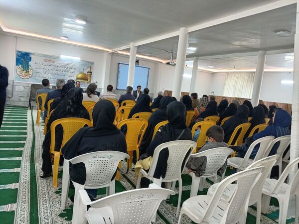 جلسه انجمن اولیا و مربیان مدرسه آیت الله خامنه‌ای