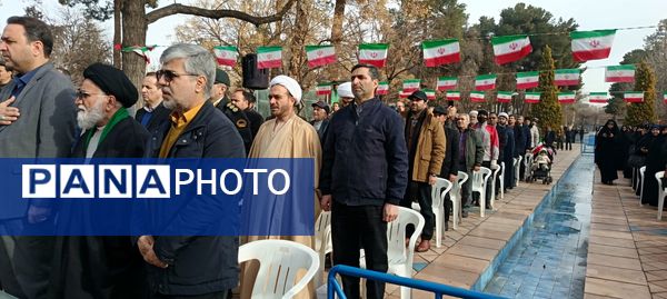 اجتماع مردم بصیر و انقلابی نیشابور در آغاز دهه فجر