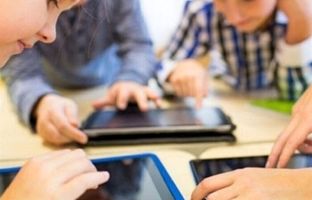 لزوم گنجاندن حقوق فضای مجازی و اخلاق دیجیتال در کتب درسی